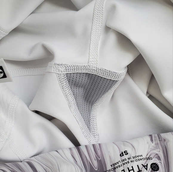 Athleta Marble Glitch Swirl Cropped Leggings Size SP - Picture 9 of 10